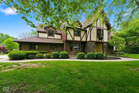 Front exterior at 2701 W Sun Valley Parkway, Muncie, IN
