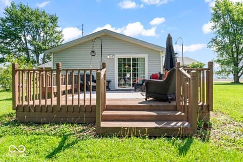 Outdoor living area at 9967 N County Road 800 W, Daleville, IN