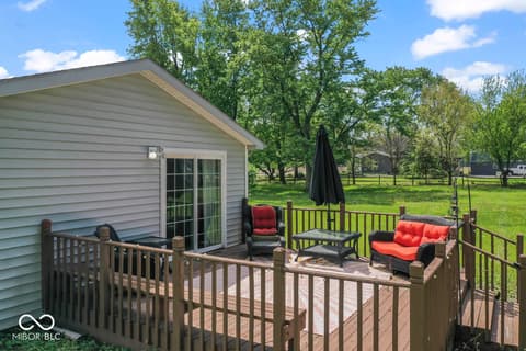 Outdoor living area at 9967 N County Road 800 W, Daleville, IN