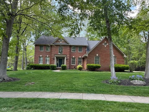 5276 Woodfield Drive S