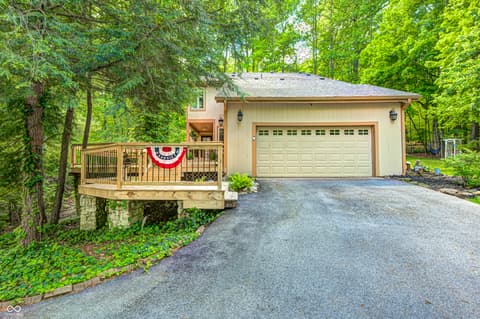 Photo of 3898 N Foxcliff Drive W, Martinsville, IN