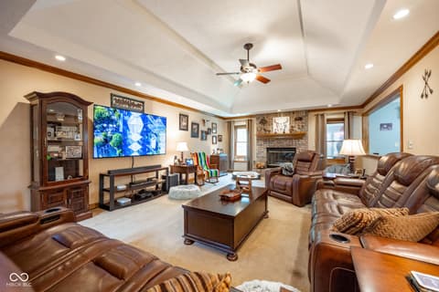 Photo of 231 Meadowview Lane, Greenwood, IN