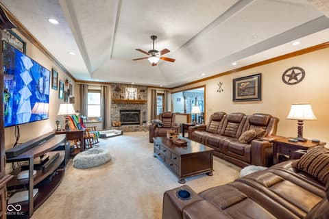 Photo of 231 Meadowview Lane, Greenwood, IN
