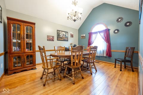 Photo of 231 Meadowview Lane, Greenwood, IN