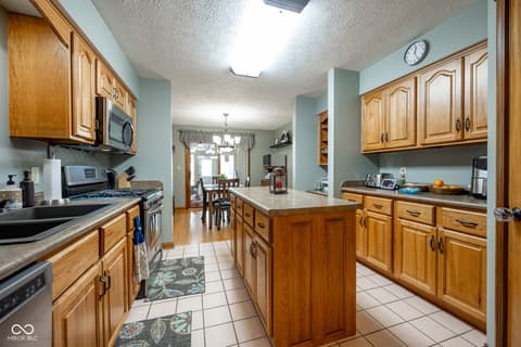 Photo of 231 Meadowview Lane, Greenwood, IN
