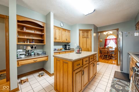 Photo of 231 Meadowview Lane, Greenwood, IN