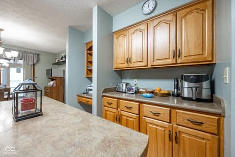 Photo of 231 Meadowview Lane, Greenwood, IN