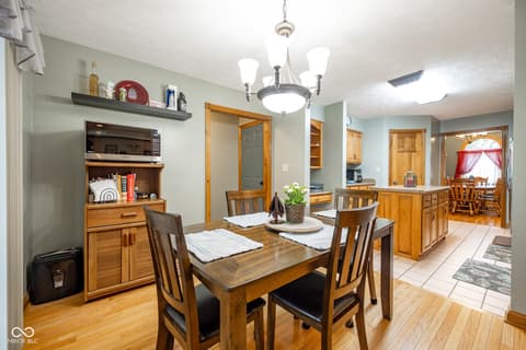 Photo of 231 Meadowview Lane, Greenwood, IN