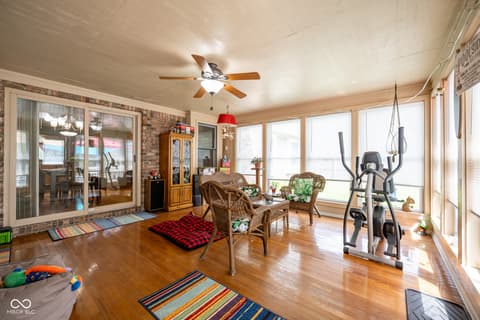 Photo of 231 Meadowview Lane, Greenwood, IN