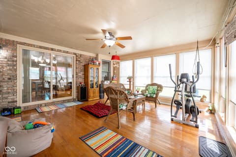 Photo of 231 Meadowview Lane, Greenwood, IN