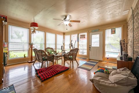 Photo of 231 Meadowview Lane, Greenwood, IN