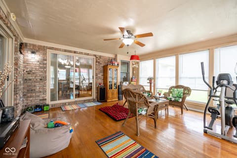 Photo of 231 Meadowview Lane, Greenwood, IN