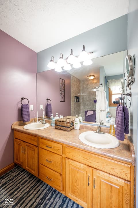 Photo of 231 Meadowview Lane, Greenwood, IN