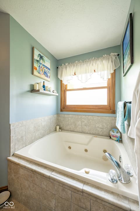 Photo of 231 Meadowview Lane, Greenwood, IN