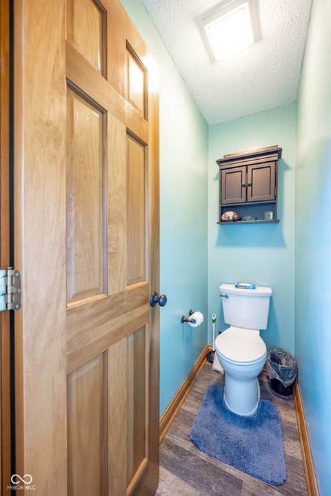 Photo of 231 Meadowview Lane, Greenwood, IN