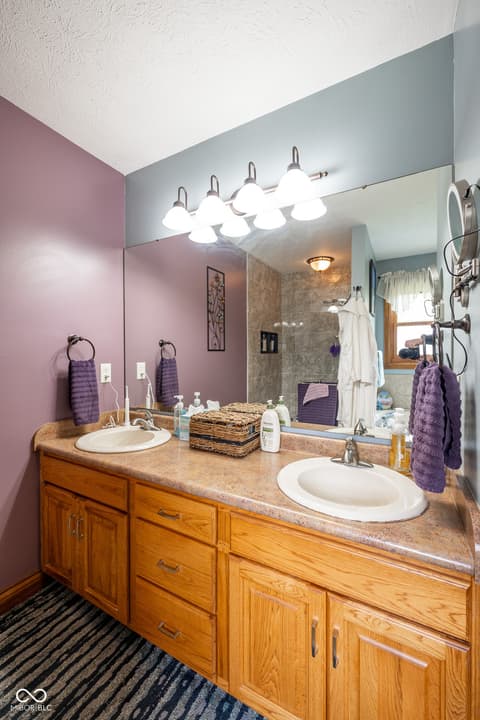 Photo of 231 Meadowview Lane, Greenwood, IN