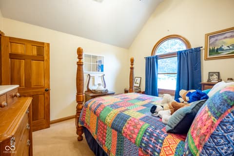 Photo of 231 Meadowview Lane, Greenwood, IN