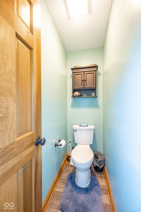 Photo of 231 Meadowview Lane, Greenwood, IN