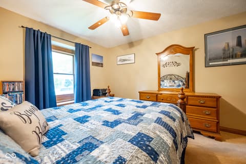Photo of 231 Meadowview Lane, Greenwood, IN