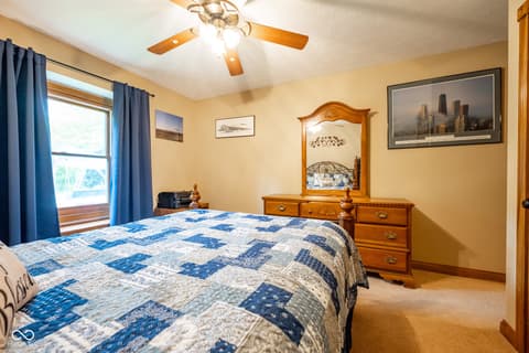 Photo of 231 Meadowview Lane, Greenwood, IN