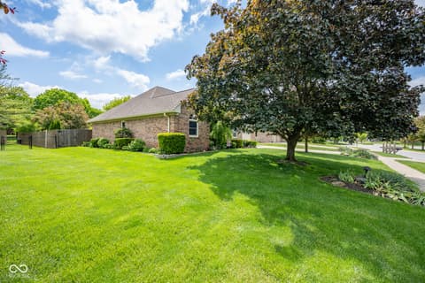 Photo of 231 Meadowview Lane, Greenwood, IN