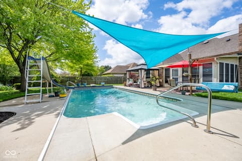 Photo of 231 Meadowview Lane, Greenwood, IN