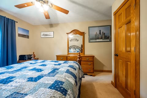 Photo of 231 Meadowview Lane, Greenwood, IN