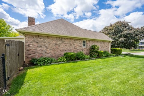 Photo of 231 Meadowview Lane, Greenwood, IN