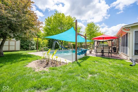 Photo of 231 Meadowview Lane, Greenwood, IN