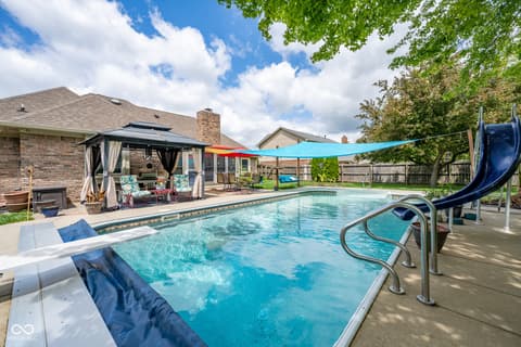 Photo of 231 Meadowview Lane, Greenwood, IN
