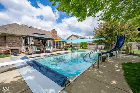 Photo of 231 Meadowview Lane, Greenwood, IN
