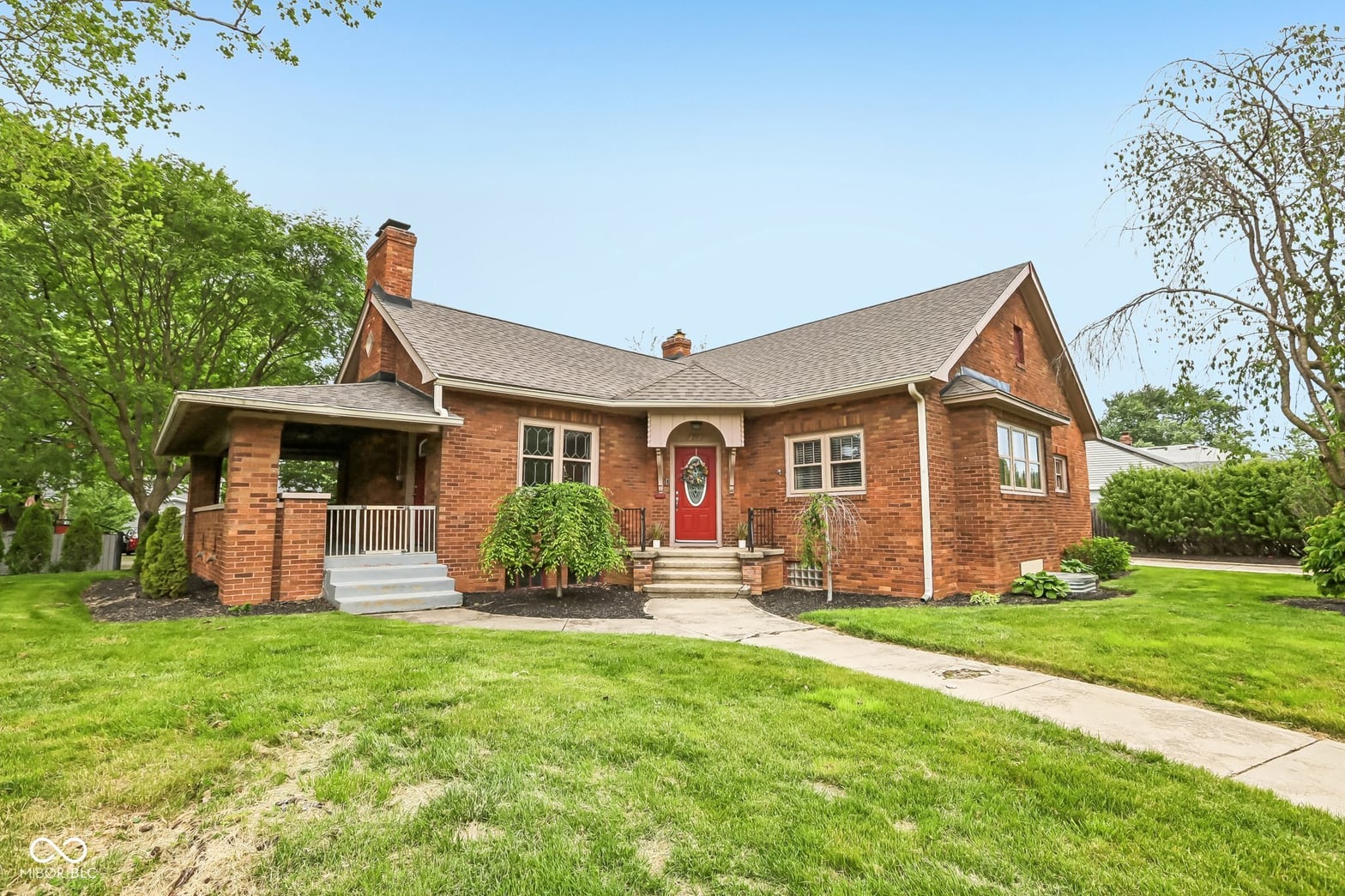 Front exterior at 20 E Pleasant Run Parkway North Drive, Indianapolis, IN