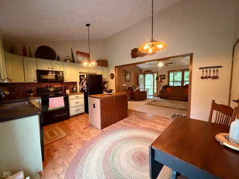 Photo of 9236 Crawfordsville Road, Indianapolis, IN