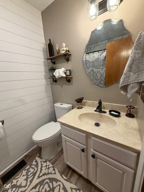 Photo of 9236 Crawfordsville Road, Indianapolis, IN