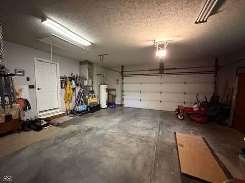 Photo of 9236 Crawfordsville Road, Indianapolis, IN