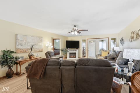 Photo of 2039 Flamingo Way, Franklin, IN