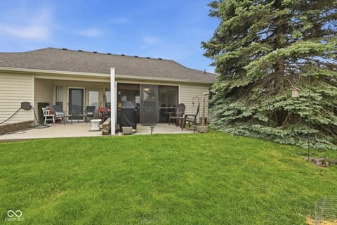 Photo of 2039 Flamingo Way, Franklin, IN