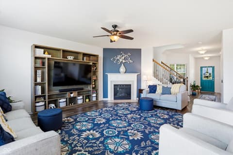 Family room at 14680 Hinton Drive, Fishers, IN
