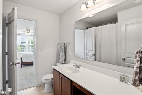 Primary bathroom at 14680 Hinton Drive, Fishers, IN