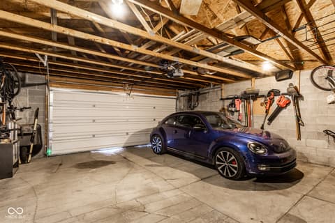 Garage at 2114 Broadway Street, Indianapolis, IN