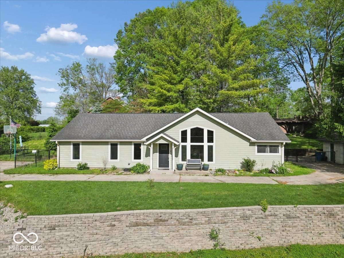 Front exterior at 921 E Main Street, Greenfield, IN