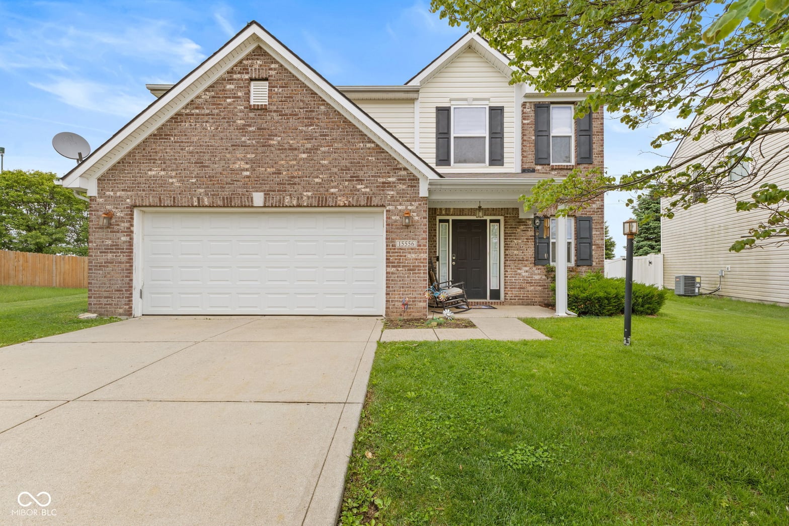 Front exterior at 15556 Old Pond Circle, Noblesville, IN