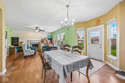 Dining room at 511 Georgetown Road, Greenwood, IN