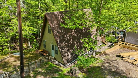 Photo of 6425 Robin Drive, Nineveh, IN