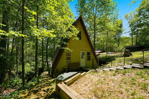 Photo of 6425 Robin Drive, Nineveh, IN