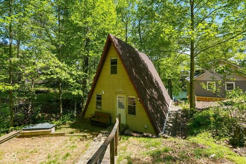 Photo of 6425 Robin Drive, Nineveh, IN
