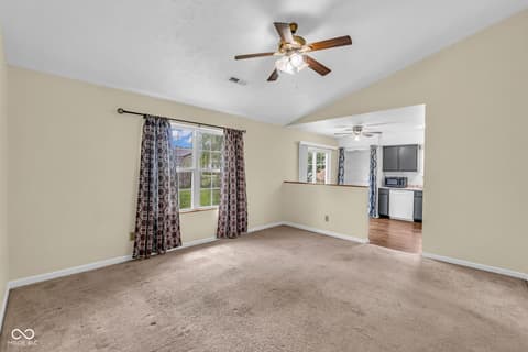 Living room at 33 Cottonwood Court, Greencastle, IN