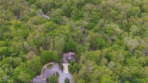 Photo of 151 Hilltop Lane, Nashville, IN