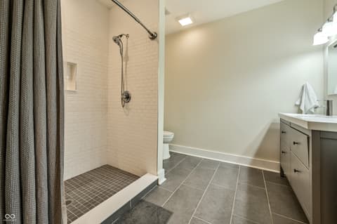Photo of 1420 Woodlawn Avenue, Indianapolis, IN