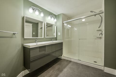 Photo of 1420 Woodlawn Avenue, Indianapolis, IN